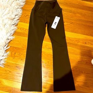 ALO YOGA FLARE LEGGINGS 7/8